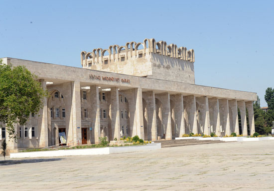 Sumqayıtda "Kimyaçı" Mədəniyyət Sarayının qarşısındakı meydan yenidən qurulacaqdır (FOTO)