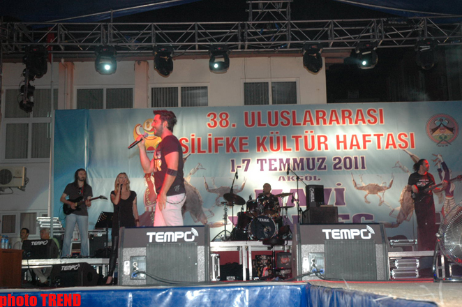 Səhnədən ayrı düşsəm, ölərəm - türk pop-ulduzu Gökhan Özen (FOTO)