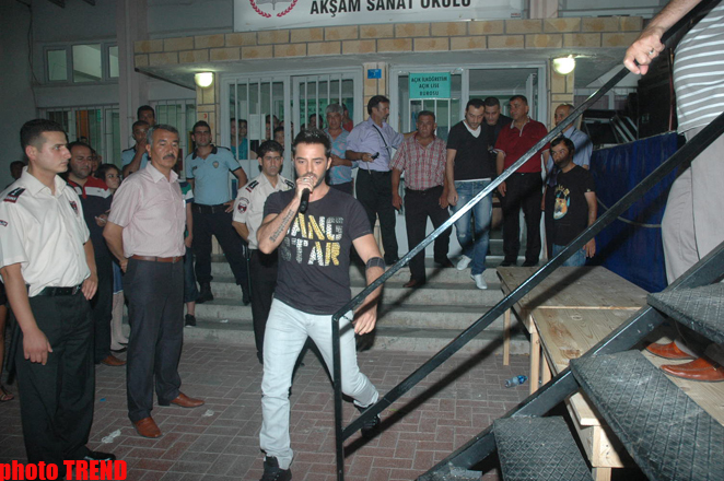 Səhnədən ayrı düşsəm, ölərəm - türk pop-ulduzu Gökhan Özen (FOTO)