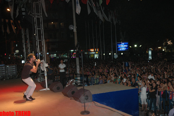 Səhnədən ayrı düşsəm, ölərəm - türk pop-ulduzu Gökhan Özen (FOTO)