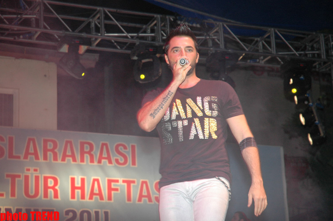 Səhnədən ayrı düşsəm, ölərəm - türk pop-ulduzu Gökhan Özen (FOTO)