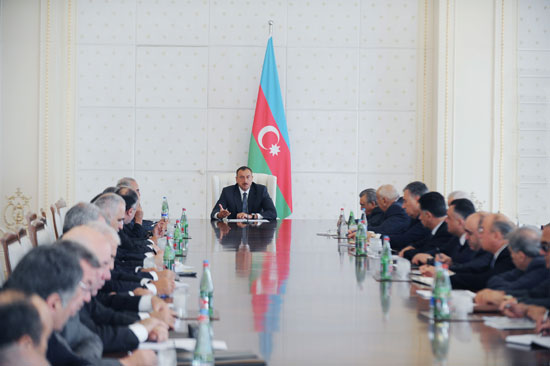 Azərbaycanın ümumi inkişafı altı ayda çox  dinamik olub - Prezident İlham Əliyev (ƏLAVƏ OLUNUB) (FOTO)