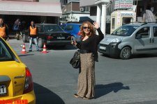 İstanbulda yaşayan müğənni İradə İbrahimova "şoppinq"də (FOTO)