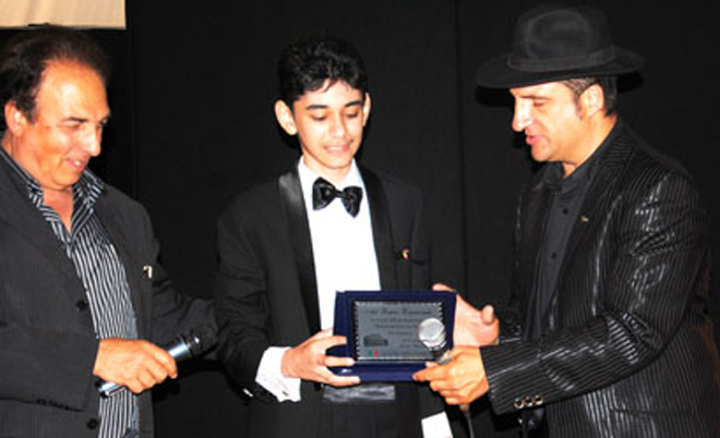 Azərbaycan vokalçısı İtaliyada festivalın laureatı olub (FOTO)