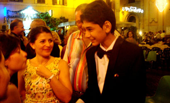 Azərbaycan vokalçısı İtaliyada festivalın laureatı olub (FOTO)