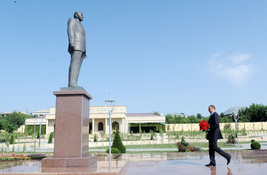Prezident İlham Əliyev Xızıda Heydər Əliyev Mərkəzinin açılışında iştirak edib (FOTO)