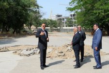 Prezident İlham Əliyev Bakının Nərimanov rayonunda Dədə Qorqud parkının salındığı ərazidə olub (FOTO)