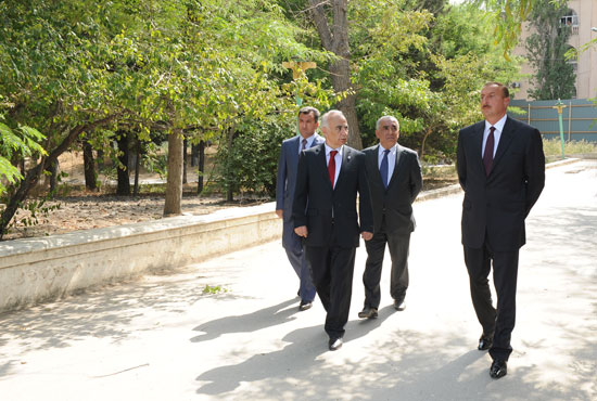 Prezident İlham Əliyev Bakının Nərimanov rayonunda Dədə Qorqud parkının salındığı ərazidə olub (FOTO)