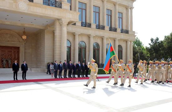 Azərbaycanda səfərdə olan Polşa Prezidentinin rəsmi qarşılanma mərasimi olub (FOTO)
