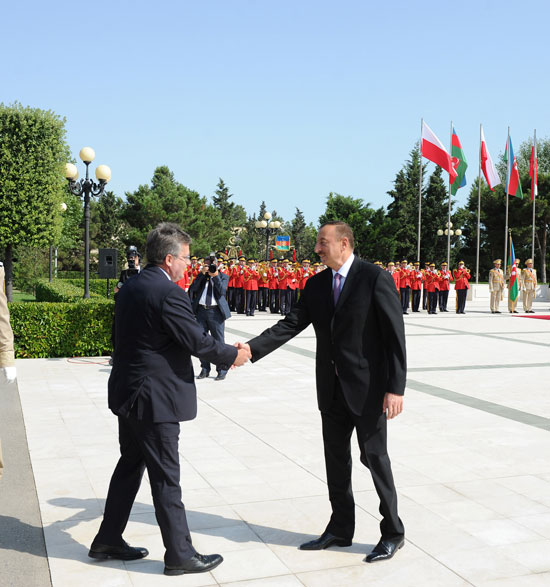 Azərbaycanda səfərdə olan Polşa Prezidentinin rəsmi qarşılanma mərasimi olub (FOTO)