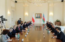 Prezident İlham Əliyev: Azərbaycan və Polşa arasında əldə edilmiş razılaşmalar əməkdaşlığa yeni təkan olacaq (FOTO)