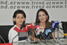 11 yaşlı müğənni Yasin Həsənov "Slavyan Bazarı" müsabiqəsində münsiflər heyətini heyrətləndirdi (FOTO)