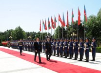 Türkiyənin Baş nazirinin Bakıda rəsmi qarşılanma mərasimi olub (FOTO)