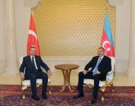 Azərbaycan Prezidenti və Türkiyə Baş nazirinin təkbətək görüşü olub (FOTO)