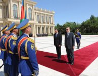 Türkiyənin Baş nazirinin Bakıda rəsmi qarşılanma mərasimi olub (FOTO)