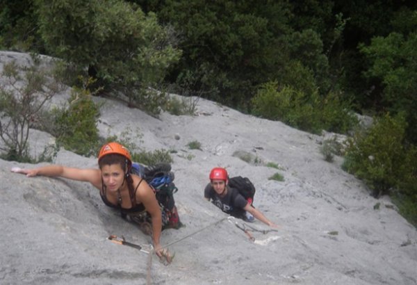 Yeni Zelandiyada alpinistlər zirvədən yıxılaraq həlak olublar
