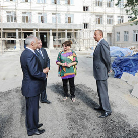 Prezident İlham Əliyev Bakının Yasamal və Nəsimi rayonlarında orta məktəblərdə aparılan əsaslı təmir işləri ilə tanış olub (FOTO)