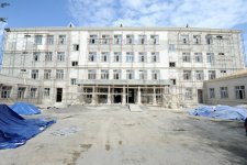 Prezident İlham Əliyev Bakının Yasamal və Nəsimi rayonlarında orta məktəblərdə aparılan əsaslı təmir işləri ilə tanış olub (FOTO)