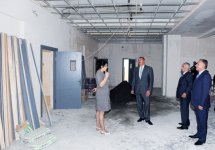 Prezident İlham Əliyev Bakının Yasamal və Nəsimi rayonlarında orta məktəblərdə aparılan əsaslı təmir işləri ilə tanış olub (FOTO)