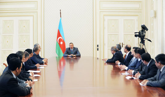 İlham Əliyev Ramazan ayı münasibətilə müsəlman ölkələrinin Azərbaycandakı səfirlərini və diplomatik nümayəndəliklərinin rəhbərlərini qəbul edib (FOTO)