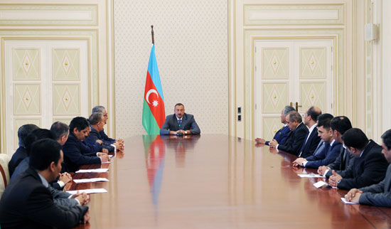 İlham Əliyev Ramazan ayı münasibətilə müsəlman ölkələrinin Azərbaycandakı səfirlərini və diplomatik nümayəndəliklərinin rəhbərlərini qəbul edib (FOTO)