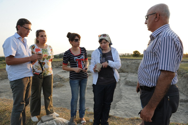 Arxeoloqlar Azərbaycanın Qəbələ rayonunda tarixi əşyalar aşkarlayıblar (FOTO)