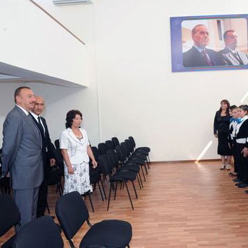 İlham Əliyev Siyəzəndə Uşaq İncəsənət Məktəbinin yeni inşa olunmuş inzibati binasının açılışında iştirak edib (FOTO)