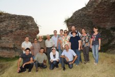 Arxeoloqlar Azərbaycanın Qəbələ rayonunda tarixi əşyalar aşkarlayıblar (FOTO)