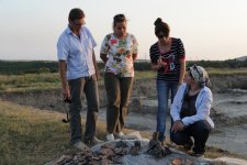 Arxeoloqlar Azərbaycanın Qəbələ rayonunda tarixi əşyalar aşkarlayıblar (FOTO)