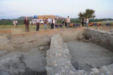 Arxeoloqlar Azərbaycanın Qəbələ rayonunda tarixi əşyalar aşkarlayıblar (FOTO)