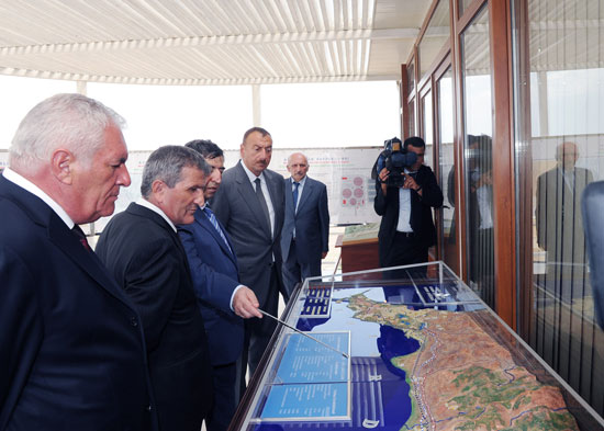Prezident İlham Əliyev Taxtakörpü Su Anbarının su elektrik stansiyası ilə birlikdə inşa edildiyi ərazidə olmuşdur(FOTO)