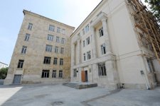 Azərbaycan Prezidenti İlham Əliyev Bakıdakı 189 və 150 nömrəli məktəblərin binalarında əsaslı təmir və yenidənqurma işlərinin gedişi ilə tanış olub (FOTO)