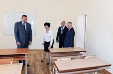 Azərbaycan Prezidenti İlham Əliyev Bakıdakı 189 və 150 nömrəli məktəblərin binalarında əsaslı təmir və yenidənqurma işlərinin gedişi ilə tanış olub (FOTO)