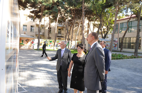 Azərbaycan Prezidenti yenidənqurmadan sonra istifadəyə verilmiş 259 nömrəli uşaq bağçasındakı şəraitlə tanış olub (FOTO)