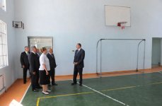Azərbaycan Prezidenti İlham Əliyev Bakıda orta məktəblərin və uşaq bağçasının binalarında aparılan əsaslı təmir və yenidənqurma işlərinin gedişi ilə tanış olub (FOTO)