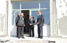 Azərbaycan Prezidenti İlham Əliyev Bakıda orta məktəblərin və uşaq bağçasının binalarında aparılan əsaslı təmir və yenidənqurma işlərinin gedişi ilə tanış olub (FOTO)