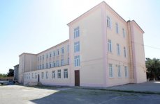 Azərbaycan Prezidenti İlham Əliyev Bakıda orta məktəblərin və uşaq bağçasının binalarında aparılan əsaslı təmir və yenidənqurma işlərinin gedişi ilə tanış olub (FOTO)