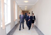 Azərbaycan Prezidenti Bakıda 179 nömrəli orta məktəbin binasında aparılan əsaslı təmir və yenidənqurma işləri ilə tanış olub (FOTO)