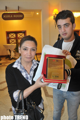 Azərbaycan sənətçiləri ətraf mühiti dəstəklədiklərinə görə mükafat aldılar (FOTO)
