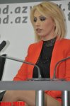 Müğənni Roza Zərgərli 30 min dollara başa gələn klipini təqdim etdi (FOTO)