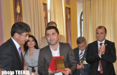 Azərbaycan sənətçiləri ətraf mühiti dəstəklədiklərinə görə mükafat aldılar (FOTO)