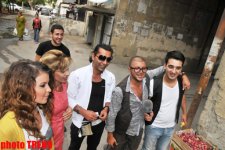 Şou-ulduzlar meyvə satana hücum etdilər (FOTO)