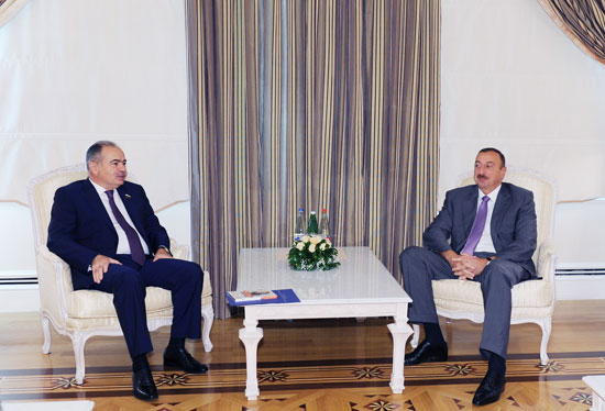 İlham Əliyev Rusiya Federasiyası Federal Məclisi Federasiya Şurası sədrinin müavinini qəbul edib (FOTO)