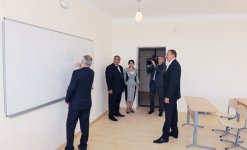 Azərbaycan Prezidenti Mərdəkan qəsəbəsindəki 123 və 181 nömrəli orta məktəblərin binalarında aparılan yenidənqurma işləri ilə tanış olub (FOTO)