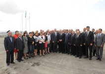 İlham Əliyev Alternativ və Bərpa Olunan Enerji Mənbələri üzrə Dövlət Agentliyi Qobustan Eksperimental Poliqonu və Tədris Mərkəzinin açılışında iştirak edib (FOTO)
