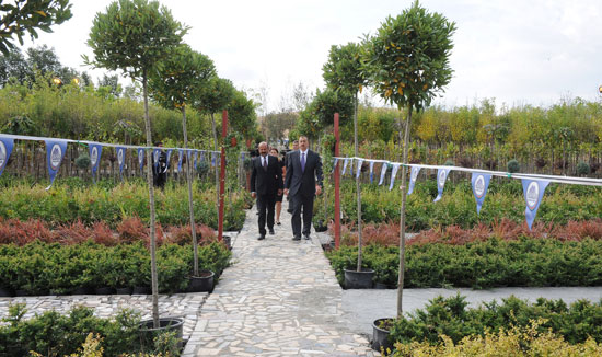 İlham Əliyev Qobustanda tinglik mərkəzinin açılışında iştirak edib (FOTO)
