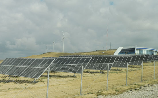 İlham Əliyev Alternativ və Bərpa Olunan Enerji Mənbələri üzrə Dövlət Agentliyi Qobustan Eksperimental Poliqonu və Tədris Mərkəzinin açılışında iştirak edib (FOTO)