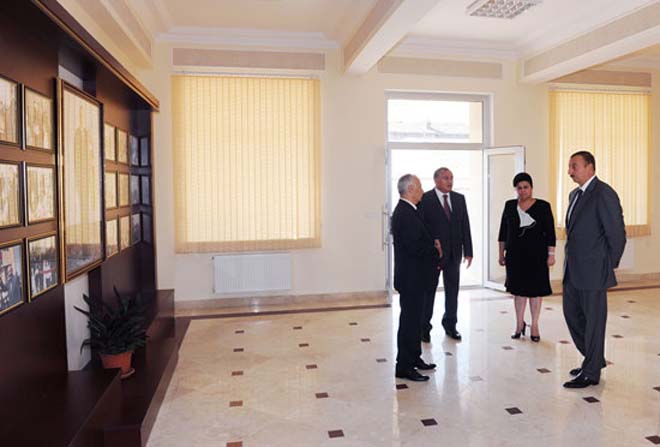 Azərbaycan Prezidenti Bakı məktəblərinin əsaslı təmir və yenidənqurmadan sonrakı vəziyyəti ilə tanış olub (FOTO)