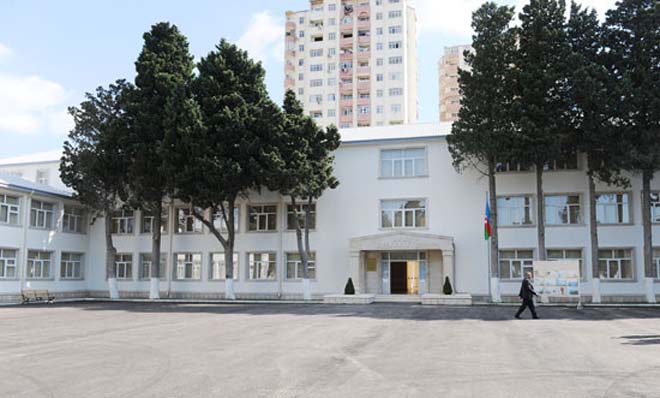 Azərbaycan Prezidenti Bakı məktəblərinin əsaslı təmir və yenidənqurmadan sonrakı vəziyyəti ilə tanış olub (FOTO)
