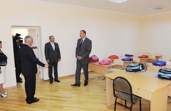 Azərbaycan Prezidenti Bakı məktəblərinin əsaslı təmir və yenidənqurmadan sonrakı vəziyyəti ilə tanış olub (FOTO)